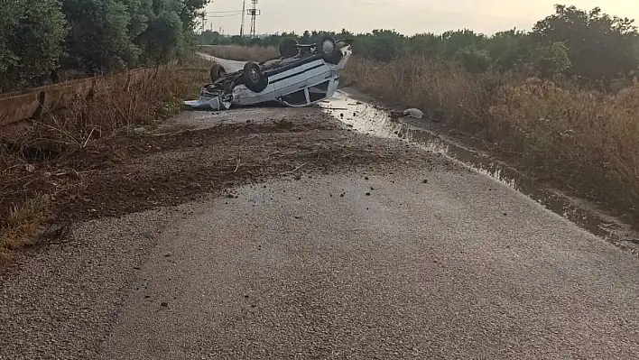 Adana'da Kayganlaşan yolda takla attı!