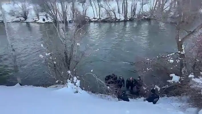 Kayıp Öğretmenin Cesedi Karasu'da Çıkarıldı