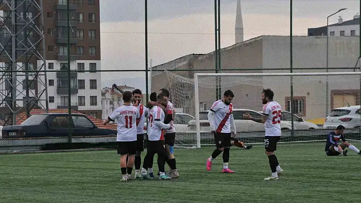 Erkilet Stadı'nda zafer Güneşspor Rakibini 2-0'la geçti!