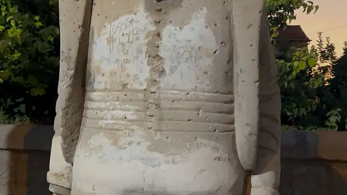 Kayseri Ağırnas'ta Mimar Sinan heykeline zarar verildi