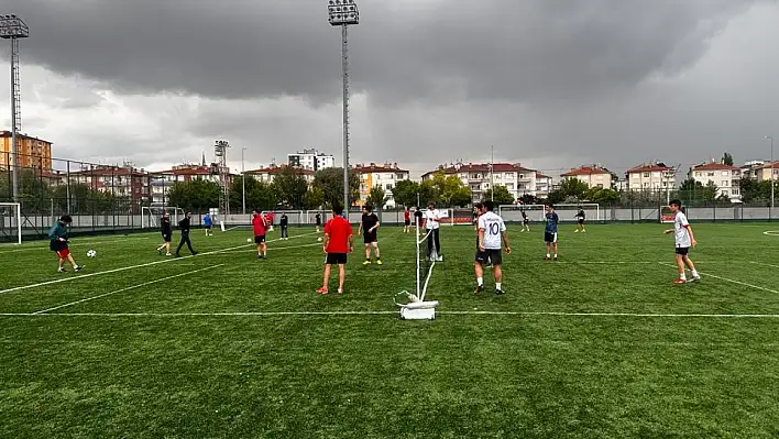 Ayak tenisi takımı Kayseri'yi temsil edecek