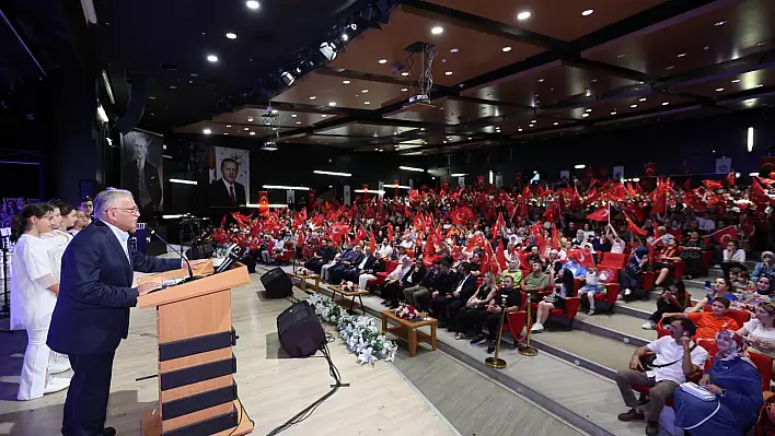 Kayseri Büyükşehir'in sanat dolu yaz dönemi kapanış yaptı