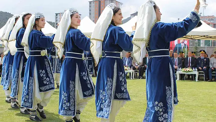 Kayseri'de '19 Mayıs' gösterisine büyük ilgi