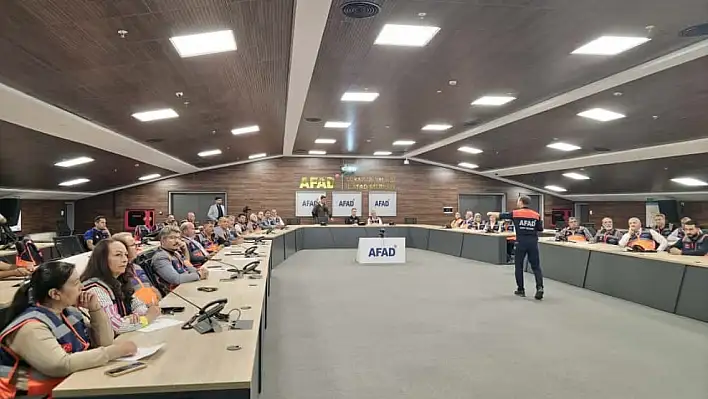 Kayseri'de proje kapsamında 100 muhtara eğitim verildi!