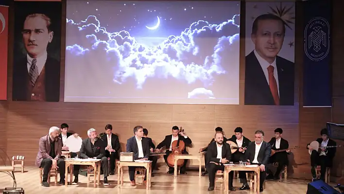 Kayseri'de aile ve kahramanlık şiir dinletisi düzenlendi!