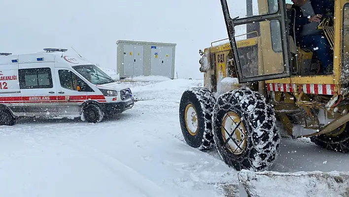 Kayseri'de ambulansın yardımına belediye ekipleri koştu!