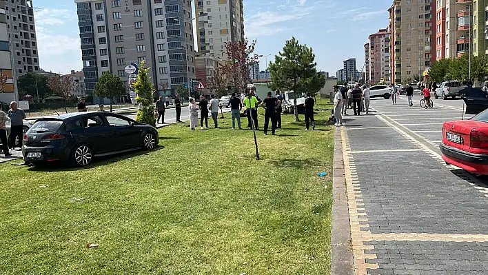 Kayseri'de araç takla attı! Mahalleli ayağa kalktı