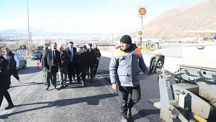 Kayseri'de asfalt çalışmaları 24 saat esasına göre devam ediyor