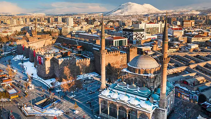 Kayseri'de asgari ücretin iki katı maaş alıyorlar!