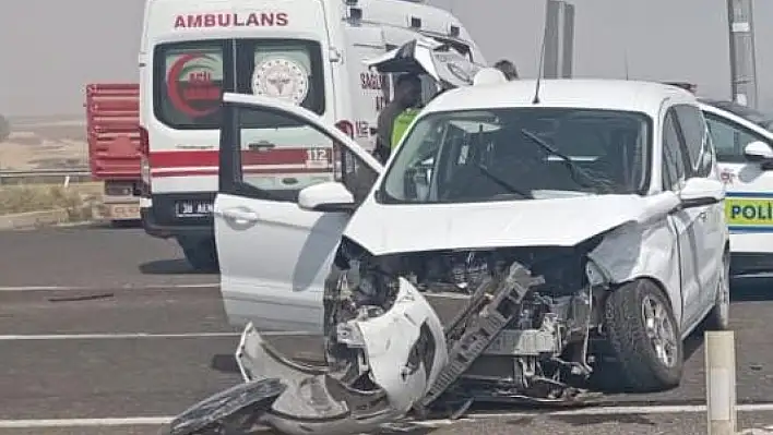 Kayseri'de aşılama için yola çıkan veteriner hekimler kaza yaptı!