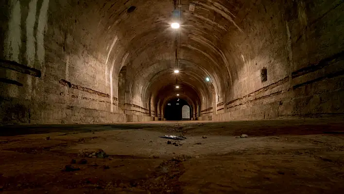 Kayseri'de AVM'lerin bodrum katı sığınak oluyor!