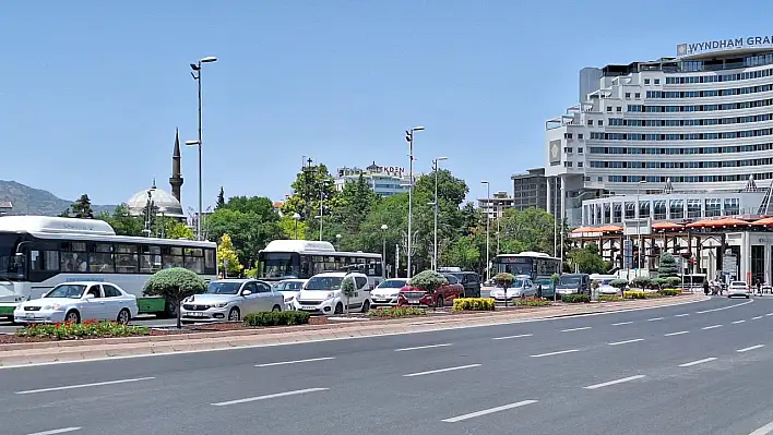 Kayseri'de Bayram Alışverişi Engel Tanımadı