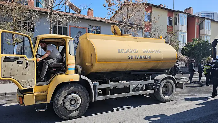 Kayseri'de belediye tankeri faciayı önledi