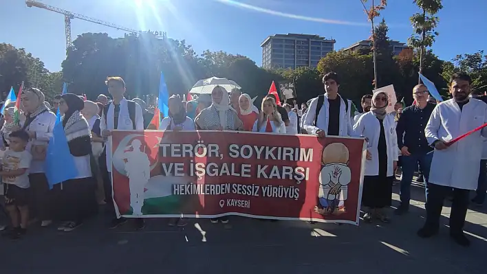 Kayseri'de Beyaz Önlüklüler Gazze için ayakta!