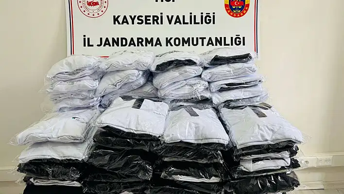 Kayseri'de binlerce lira değerinde sahte lisanslı tişört ele geçirildi