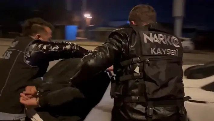 Kayseri'de bir kiloyu aşkın narkotik madde ele geçirildi: 2 şüpheli yakalandı!