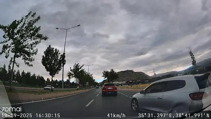 Kayseri'de bir trafik canavarı daha araç kamerasına yansıdı!