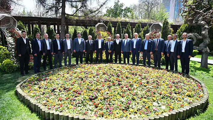 Kayseri'de birlik mesajı: Büyükkılıç, Türk-İş heyetini ağırladı