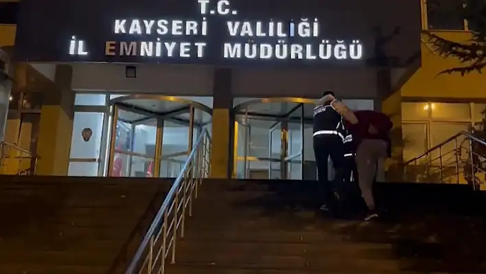 Kayseri'de büyük başarı: Yüz binlercesi ele geçirildi!