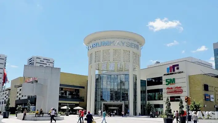 Kayseri'de büyük izdiham! Market rafları yağmalandı