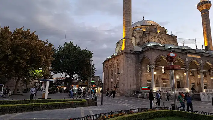 Kayseri'de cumartesi nasıl geçti - Cezalar, Siyaset gelişmeleri ve daha fazlası... İşte Kayseri'den kısa kısa haberler...