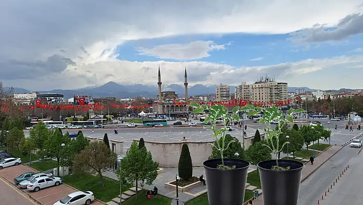 Kayseri'de domates, biber ve patlıcan fideleri ücretsiz dağıtıldı