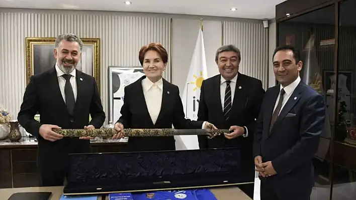 Kayseri'de eski başkandan Meral Akşener'e sitem: Canınız sağ olsun