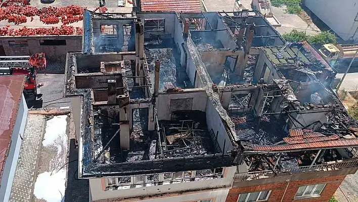 Kayseri'de evde çıkan yangında Kur'an-ı Kerim yanmadı!