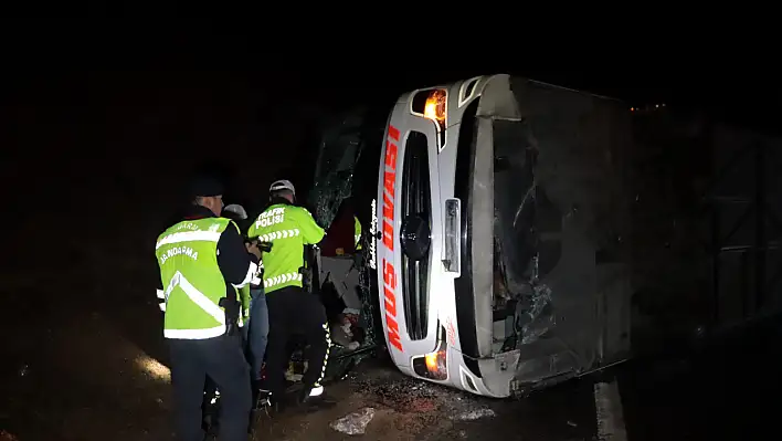 Kayseri'de feci kaza: Ekipler camları kırarak...