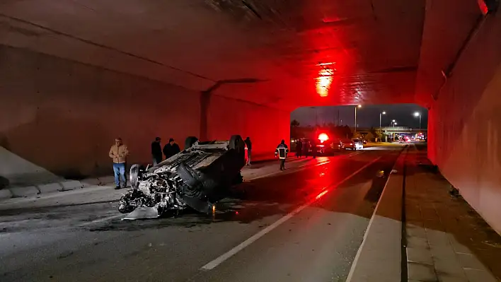 Kayseri'de feci kaza - Otomobil takla attı - Yaralılar var!