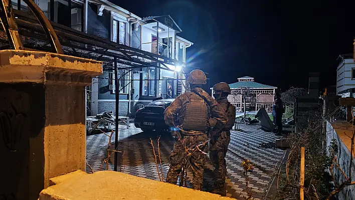 Kayseri'de film gibi operasyon - Özel hareket polisleride katıldı!