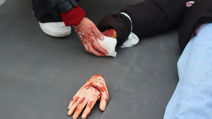 Kayseri'de film sahnelerini aratmayan tatbikat