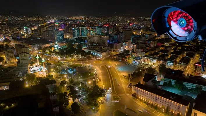 Kayseri'de gece olunca şehir merkezine iniyorlar: Yerin altını onlar biliyorlar!