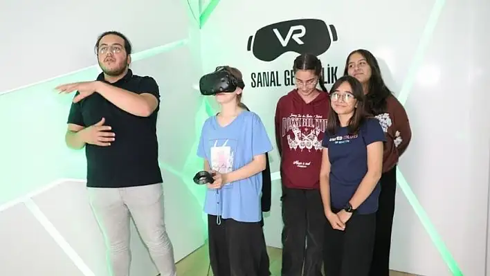 Kayseri'de genç beyinler geleceği yazıyor!