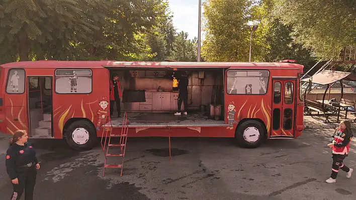 Kayseri'de gençler afetlere karşı hazır: Büyükşehir'den farkındalık dersi