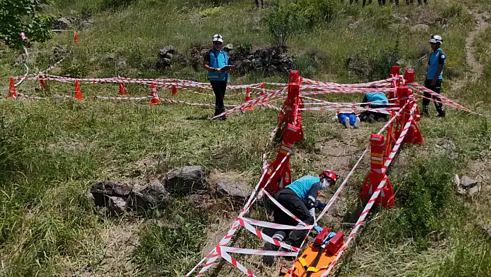 Kayseri'de gerçeğini aratmayan tatbikat!