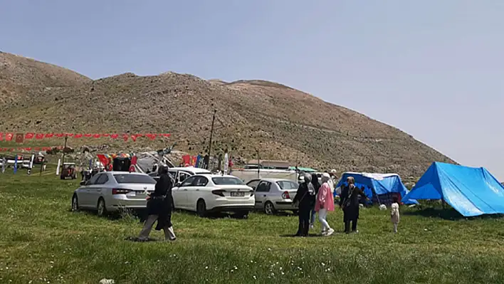 Kayseri'de göç başladı – 80'i aşkın çadır kuruldu!