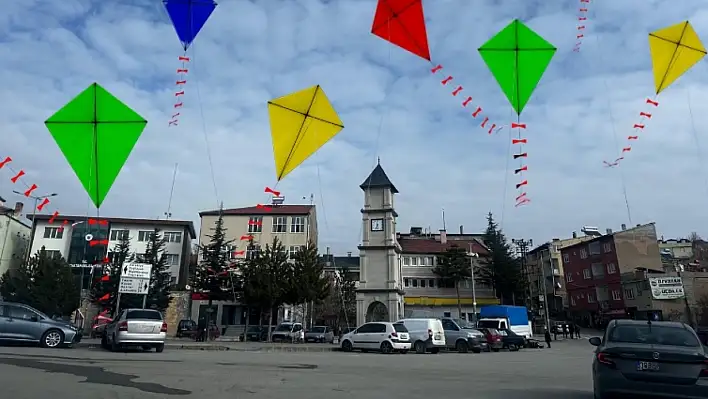 Kayseri'de gökyüzü rengarenk olacak: Uçurtma şenliği için tarih belli oldu!