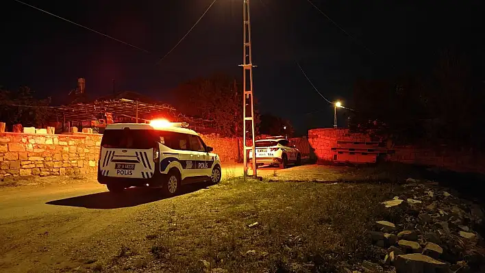 İhbara giden polis arabasına saldırı