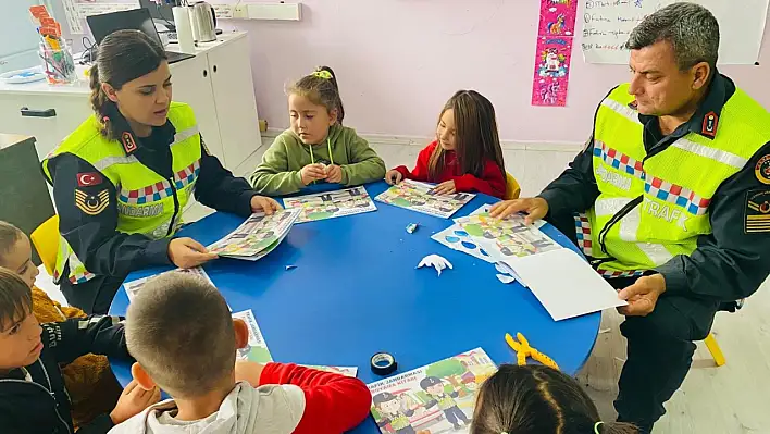 Kayseri'de ilkokul ve ortaokul öğrencilerine jandarma'dan eğitim!