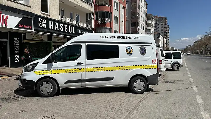 Kayseri'de iş yeri kurşunlandı, zanlı aranıyor