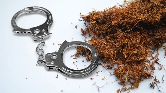 Kayseri'de kaçakçılığa geçit yok: Aracından 940 kilo tütün çıktı