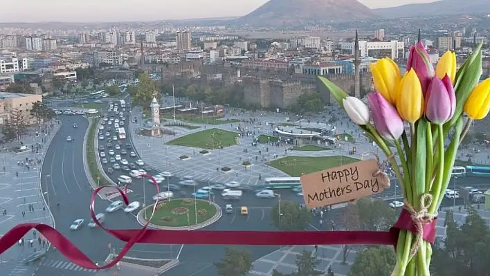 Kayseri'de kamu emekçisi anneler unutulmadı: Hediyeler duygulandırdı