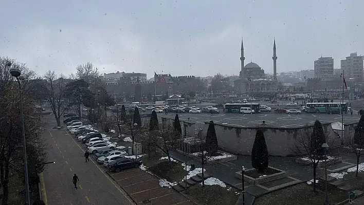 Kayseri'de kar fırtınası başladı – 21 Şubat Cuma okullar tatil olacak mı?