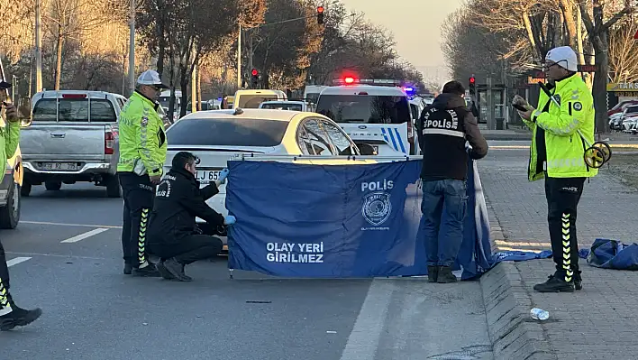 Kayseri'de karşıdan karşıya geçmek isterken hayatını kaybetti...