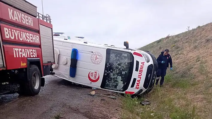 Kayseri'de Kazaya Giden Ambulansta Feci Kaza! - Yaralılar Var