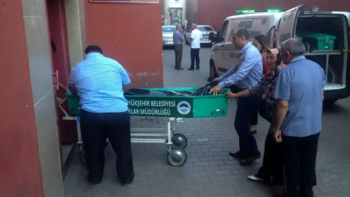 Kayseri'de komşularının evine kapıyı kırıp girdiler, cansız bedeniyle karşılaştılar!