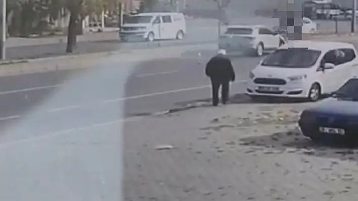 Kayseri'de lise öğrencisinin hayatını kaybettiği kaza kameralara yansıdı