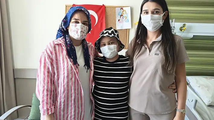 Kayseri'de lösemiyi yenen Zehra için balonlar gökyüzüne bırakıldı