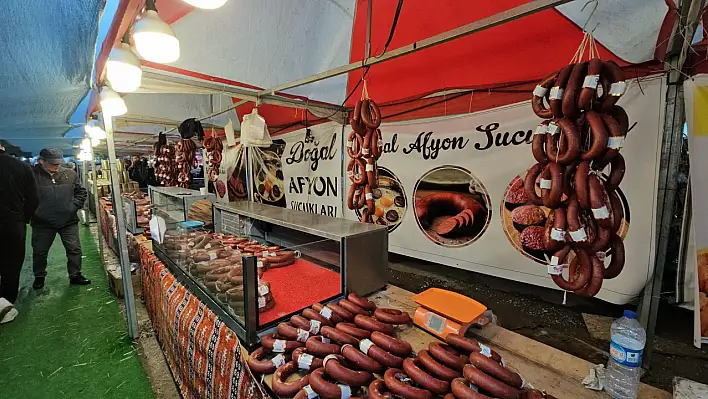 Kayseri'de mezarlık önünde şenlik tepkisi: 'Yer mi kalmadı?'